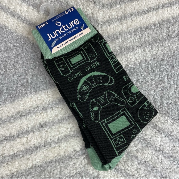 NWT GAME OVER Consoles Controllers Crew Socks - Picture 1 of 2